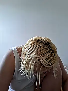 Snapshot of VikaKing chatting on 1, 12, 2025 VikaKing online show from 1, 12, 2025