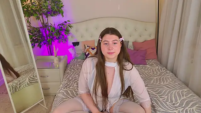 Queen Michelle  online show from 14, 4, 2026