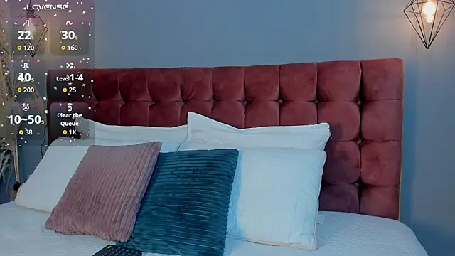 Snapshot of Tania_77_ chatting on 2, 12, 2025 Tania 77 online show from 2, 12, 2025