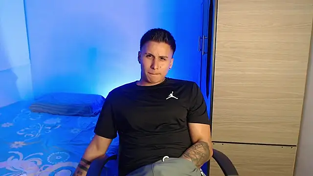 valentinosex1 online show from 13, 1, 2026