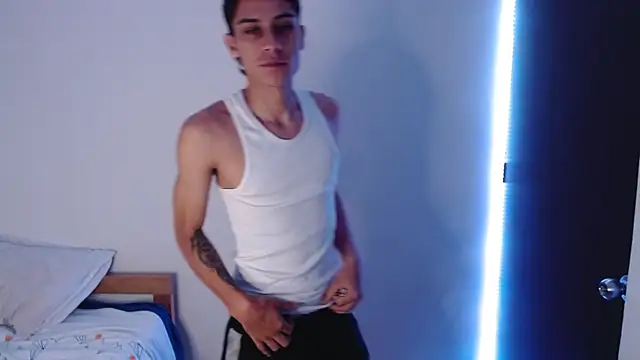 axel davis  online show from 8, 10, 2025