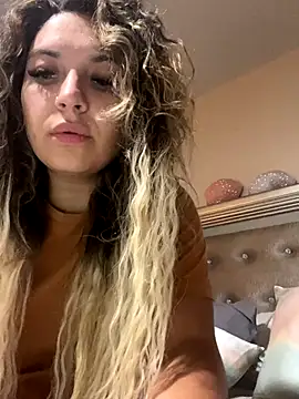 Chicagobabe online show from 12, 9, 2025