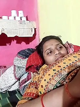 Snapshot of Hot_crety chatting on 9, 4, 2026 Hot crety online show from 9, 4, 2026