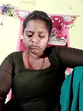 Snapshot of Hot_crety chatting on 10, 4, 2026 Hot crety online show from 10, 4, 2026