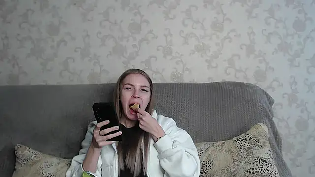 HitGyrl online show from 18, 4, 2026