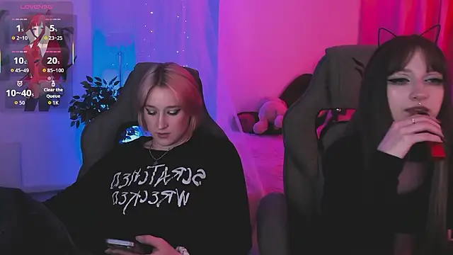 LiliLuna online show from 4, 3, 2026