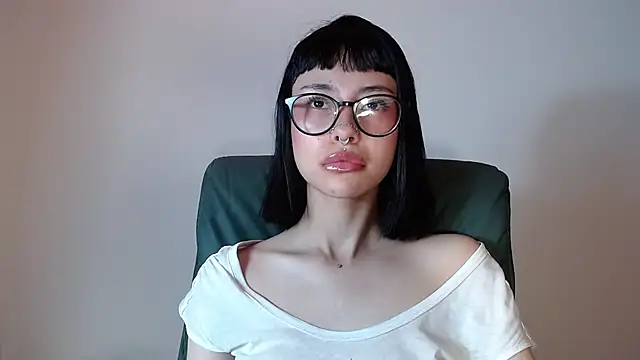 Snapshot of _mavis2 chatting on 8, 10, 2025 mavis2 online show from 8, 10, 2025