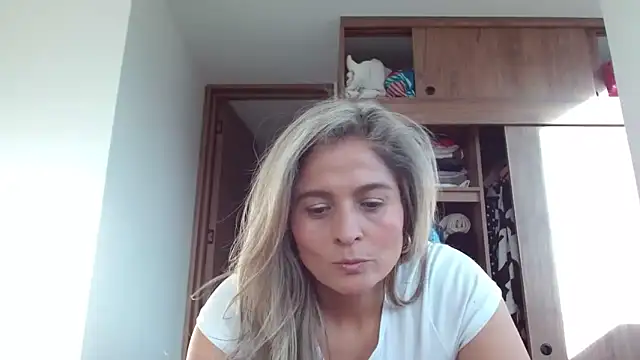 Snapshot of linda-mature43 chatting on 13, 9, 2025 linda-mature43 online show from 13, 9, 2025