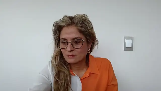 Snapshot of linda-mature43 chatting on 19, 9, 2025 linda-mature43 online show from 19, 9, 2025