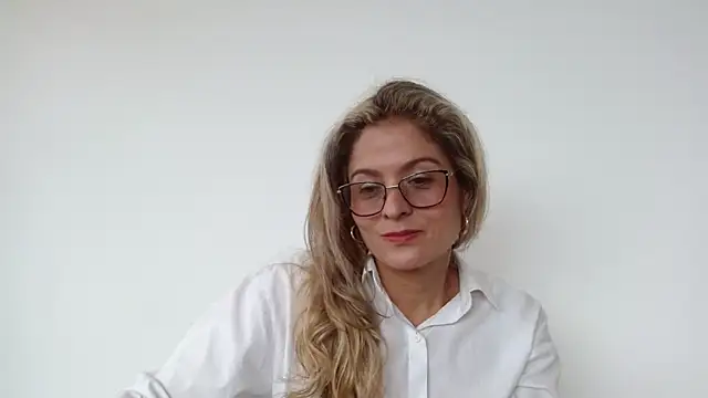 Snapshot of linda-mature43 chatting on 3, 10, 2025 linda-mature43 online show from 3, 10, 2025
