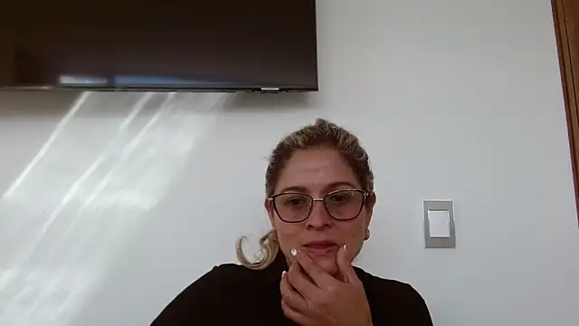 Snapshot of linda-mature43 chatting on 7, 10, 2025 linda-mature43 online show from 7, 10, 2025
