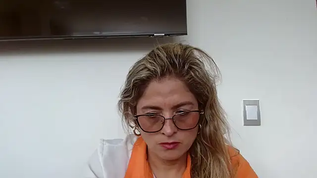 Snapshot of linda-mature43 chatting on 15, 10, 2025 linda-mature43 online show from 15, 10, 2025