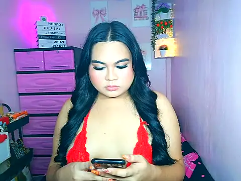 YourThicc bella online show from 28, 6, 2026