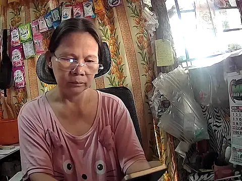 Hotzoey16 online show from 22, 4, 2026