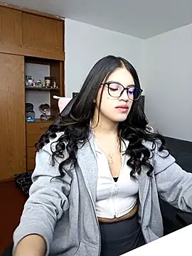 Snapshot of asumi_18 chatting on 11, 9, 2025 asumi 18 online show from 11, 9, 2025