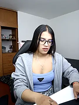 Snapshot of asumi_18 chatting on 24, 9, 2025 asumi 18 online show from 24, 9, 2025