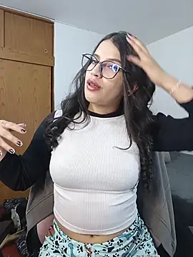 Snapshot of asumi_18 chatting on 20, 11, 2025 asumi 18 online show from 20, 11, 2025