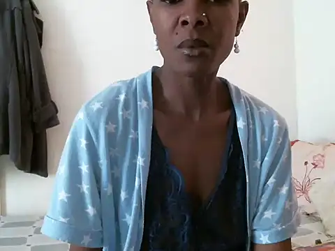 Snapshot of Pretty_miss_devilxxx35 chatting on 16, 9, 2025 Pretty miss devilxxx35 online show from 16, 9, 2025