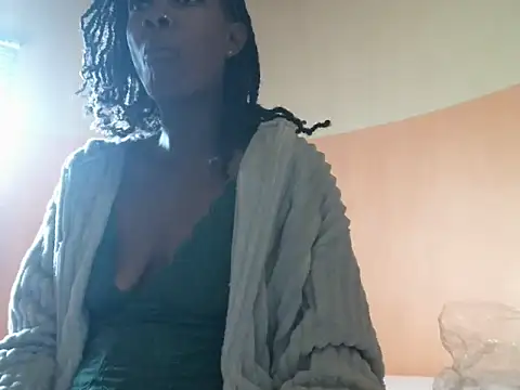 Snapshot of Pretty_miss_devilxxx35 chatting on 20, 10, 2025 Pretty miss devilxxx35 online show from 20, 10, 2025