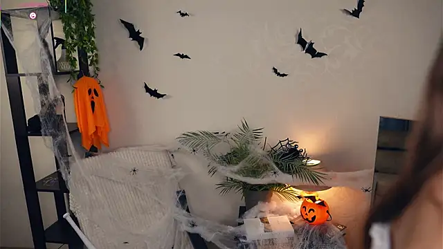 OdellaGillingham online show from 4, 11, 2025