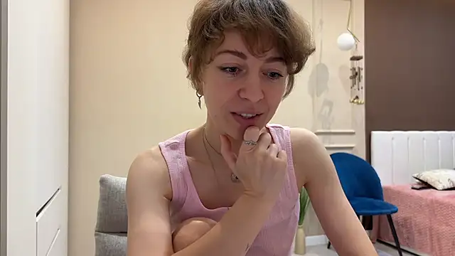 daniellia  online show from 2, 11, 2025