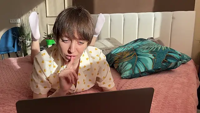 daniellia  online show from 20, 4, 2026