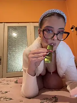 Snapshot of Larra69 chatting on 11, 2, 2026 Larra69 online show from 11, 2, 2026