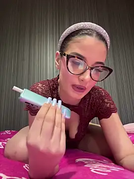 Snapshot of Larra69 chatting on 13, 3, 2026 Larra69 online show from 13, 3, 2026