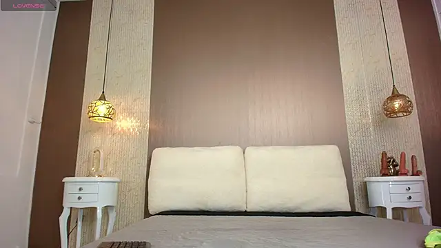 Snapshot of Tiifany_Baker chatting on 7, 11, 2025 Tiifany Baker online show from 7, 11, 2025