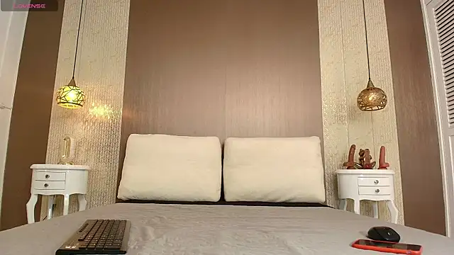 Snapshot of Tiifany_Baker chatting on 18, 11, 2025 Tiifany Baker online show from 18, 11, 2025