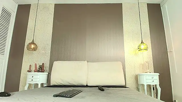 Tiifany Baker online show from 13, 2, 2026