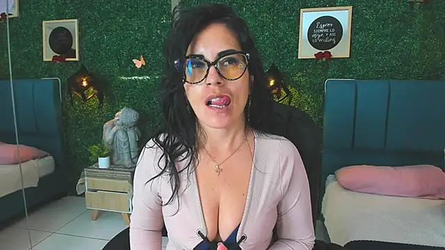 Linagh  online show from 8, 11, 2025