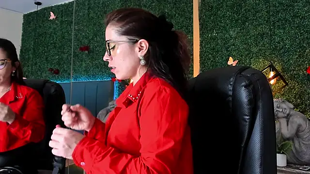 Snapshot of Linagh_ chatting on 19, 6, 2026 Linagh online show from 19, 6, 2026