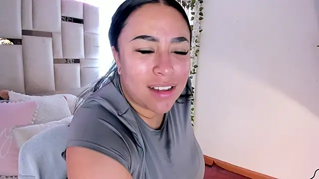 Snapshot of Zoey_thompson chatting on 26, 10, 2025 Zoey thompson online show from 26, 10, 2025