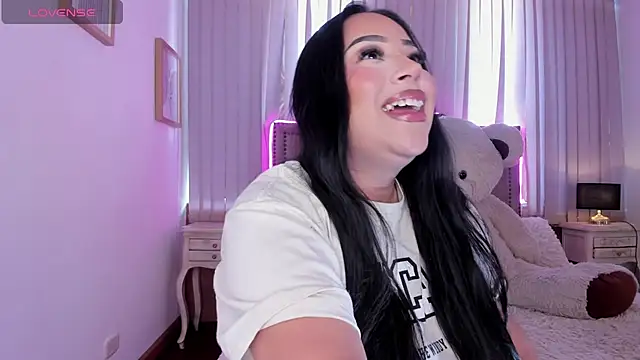 Snapshot of Zoey_thompson chatting on 12, 11, 2025 Zoey thompson online show from 12, 11, 2025