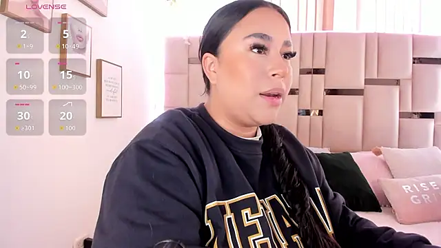 Snapshot of Zoey_thompson chatting on 26, 11, 2025 Zoey thompson online show from 26, 11, 2025