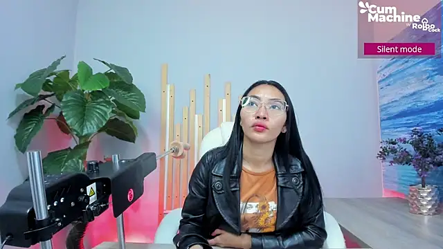 lucyy liiuu online show from 18, 9, 2025