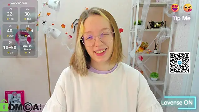 Snapshot of R0cket_bunny chatting on 22, 10, 2025 R0cket bunny online show from 22, 10, 2025