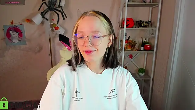 Snapshot of R0cket_bunny chatting on 7, 11, 2025 R0cket bunny online show from 7, 11, 2025