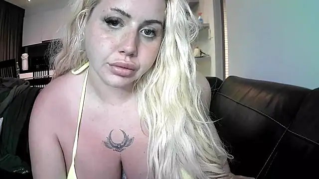 TiaDoll online show from 15, 9, 2025