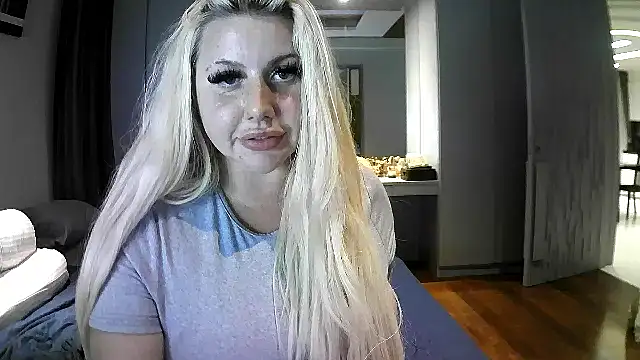 TiaDoll online show from 4, 10, 2025