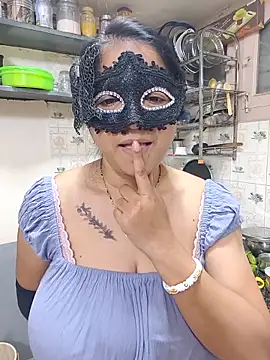 Queen Nightt online show from 19, 12, 2025