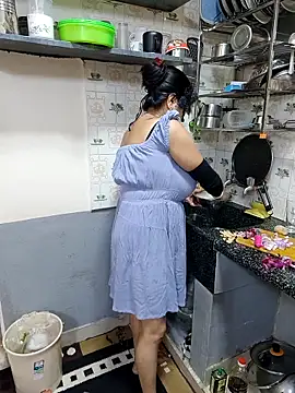 Queen Nightt online show from 6, 1, 2026