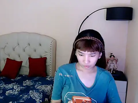 ShantalFoxxy  online show from 4, 6, 2026