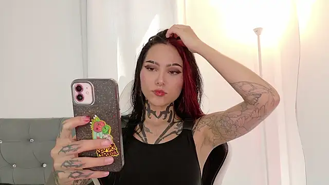 sara queen10 online show from 19, 3, 2026