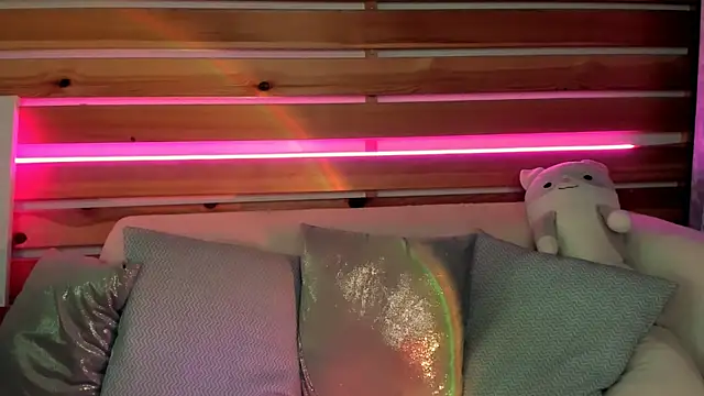 Lori Williams online show from 22, 10, 2025