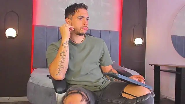 Liam walk  online show from 13, 4, 2026