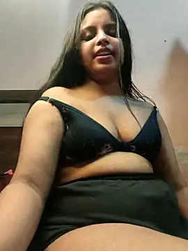 Snapshot of Maahhii_2 chatting on 14, 5, 2026 Maahhii 2 online show from 14, 5, 2026