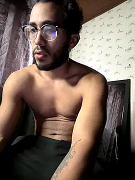 Snapshot of TU-MORENOO chatting on 17, 9, 2025 TU-MORENOO online show from 17, 9, 2025