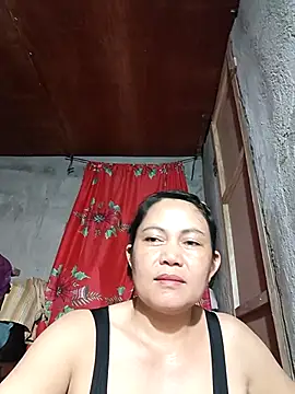Snapshot of Everleigh_mom chatting on 16, 9, 2025 Everleigh mom online show from 16, 9, 2025
